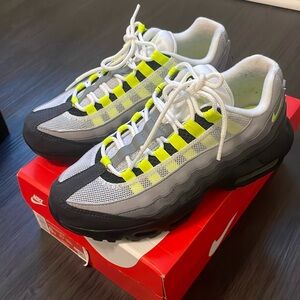 Nike Air Max 95 OG (GS) Size 6 - Black, Grey and Neon Green